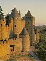 Carcassonne - 09 - Porte d'Aude et tours (2)